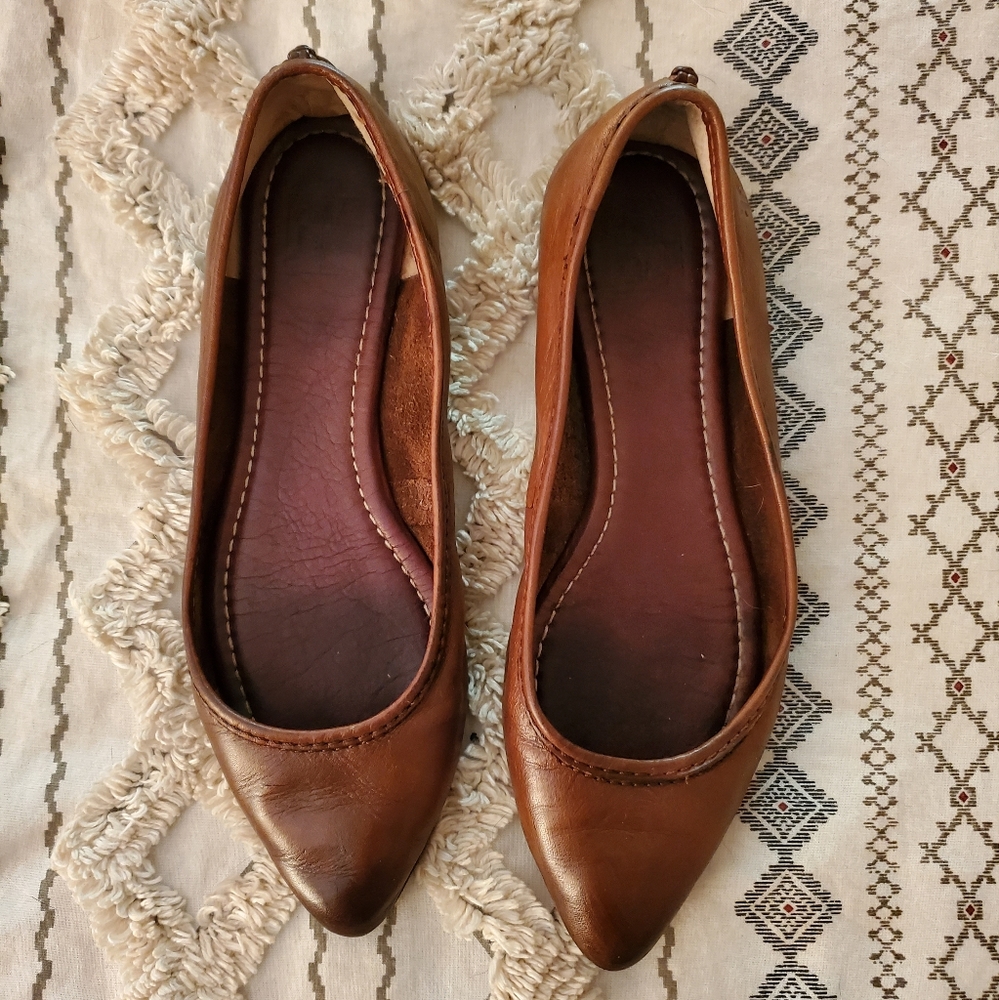 Frye Regina Brown Leather Flats